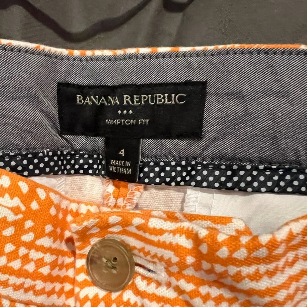 Banana Republic Hampton Fit Orange Patterned Women Shorts - Picture 3 of 5